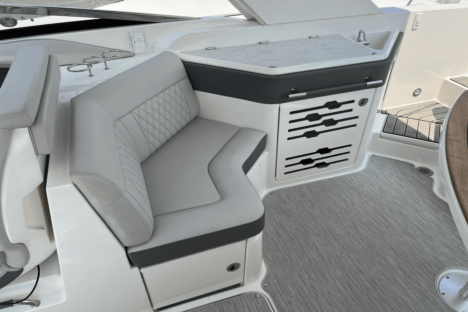 2023 Sea Ray 310 SLX Image Thumbnail #31
