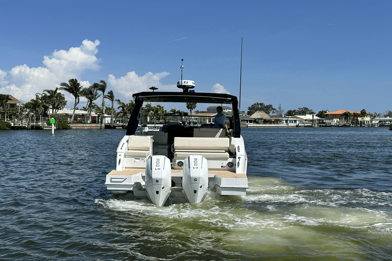 2025 Cruisers Yachts 34 GLS Outboard Image Thumbnail #6