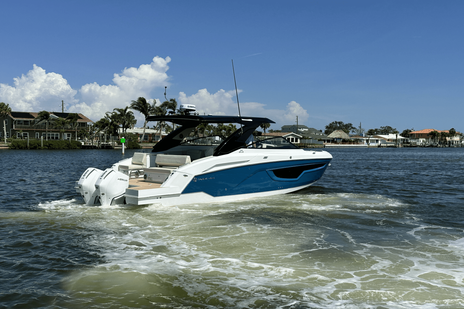 2025 Cruisers Yachts 34 GLS Outboard Image Thumbnail #4