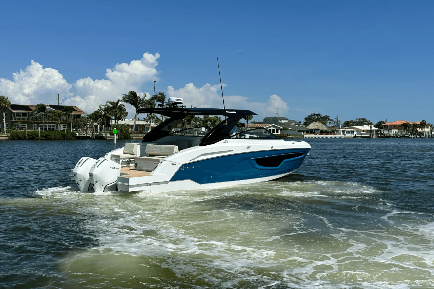 2025 Cruisers Yachts 34 GLS Outboard Image Thumbnail #4