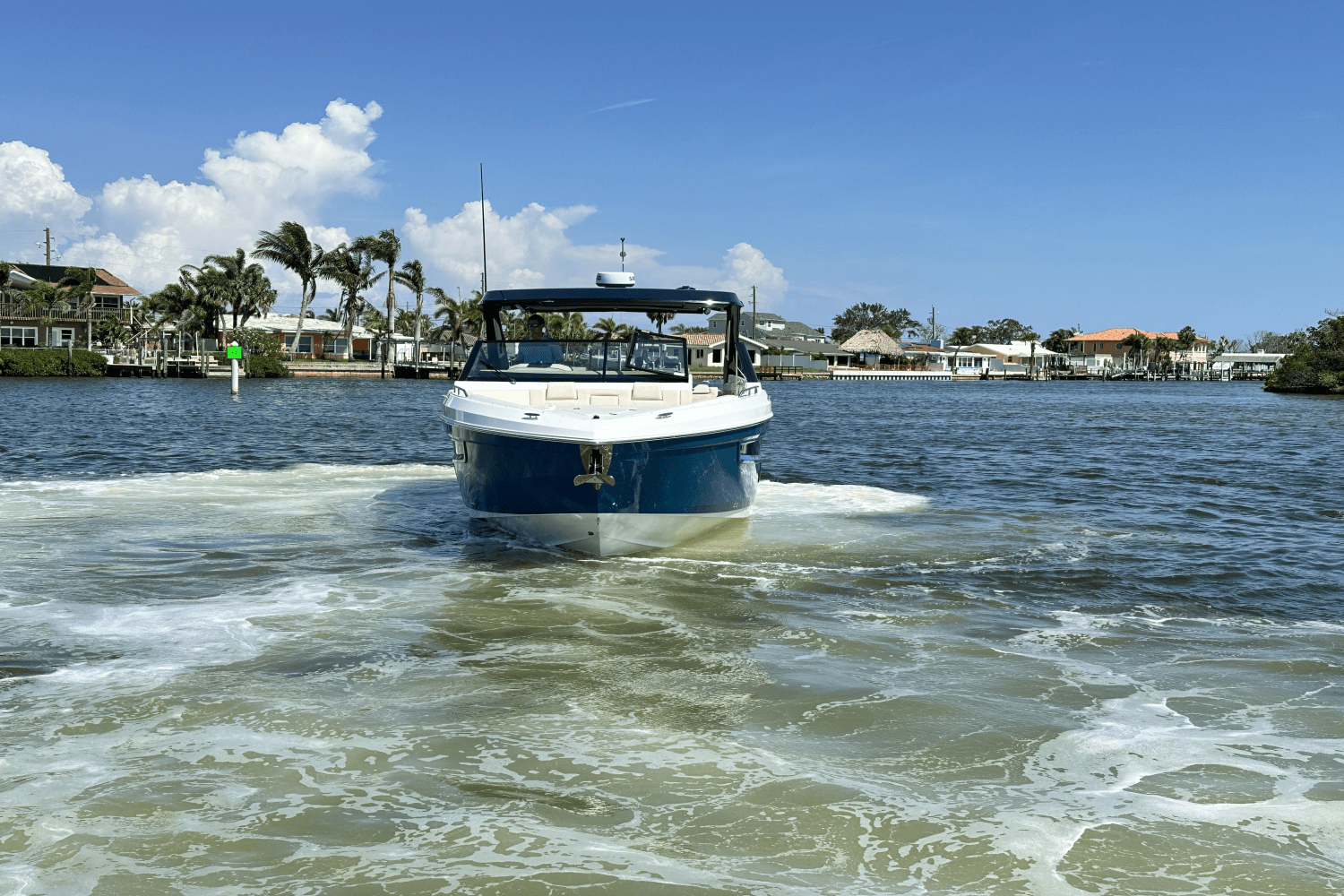 2025 Cruisers Yachts 34 GLS Outboard Image Thumbnail #2