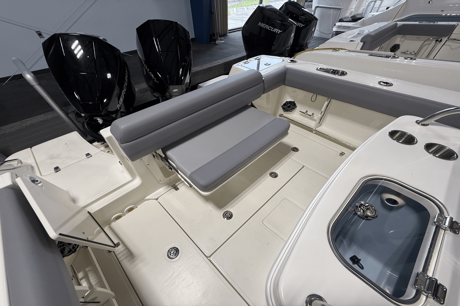 2026 Boston Whaler 250 Outrage Image Thumbnail #5