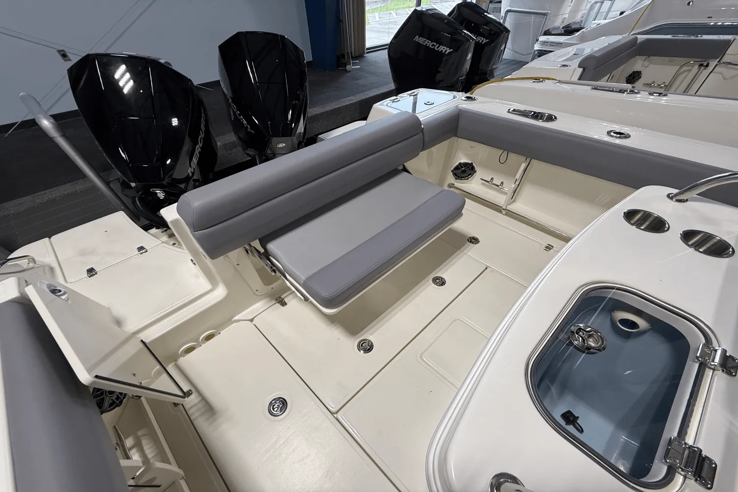 2026 Boston Whaler 250 Outrage Image Thumbnail #5