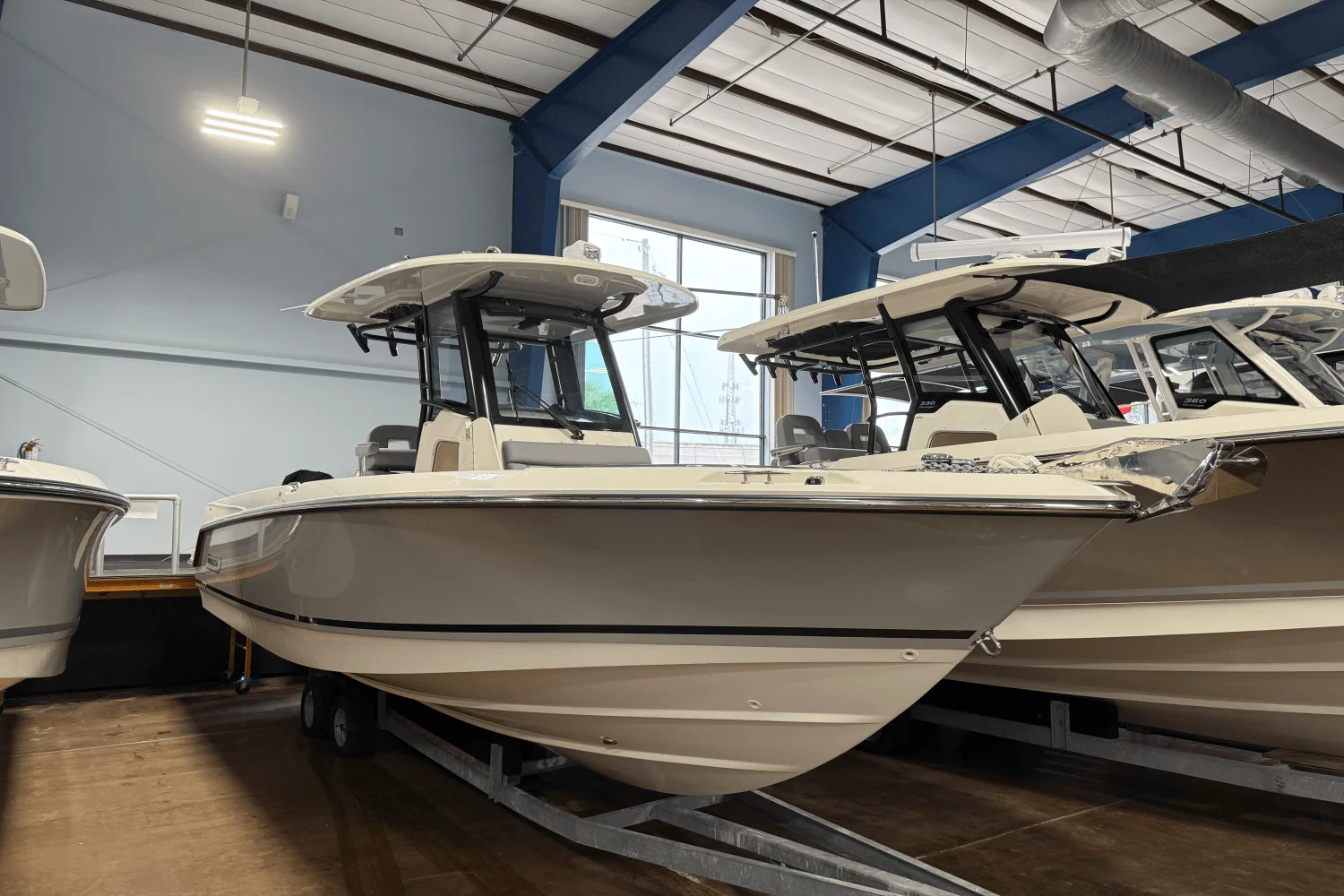 2026 Boston Whaler 250 Outrage