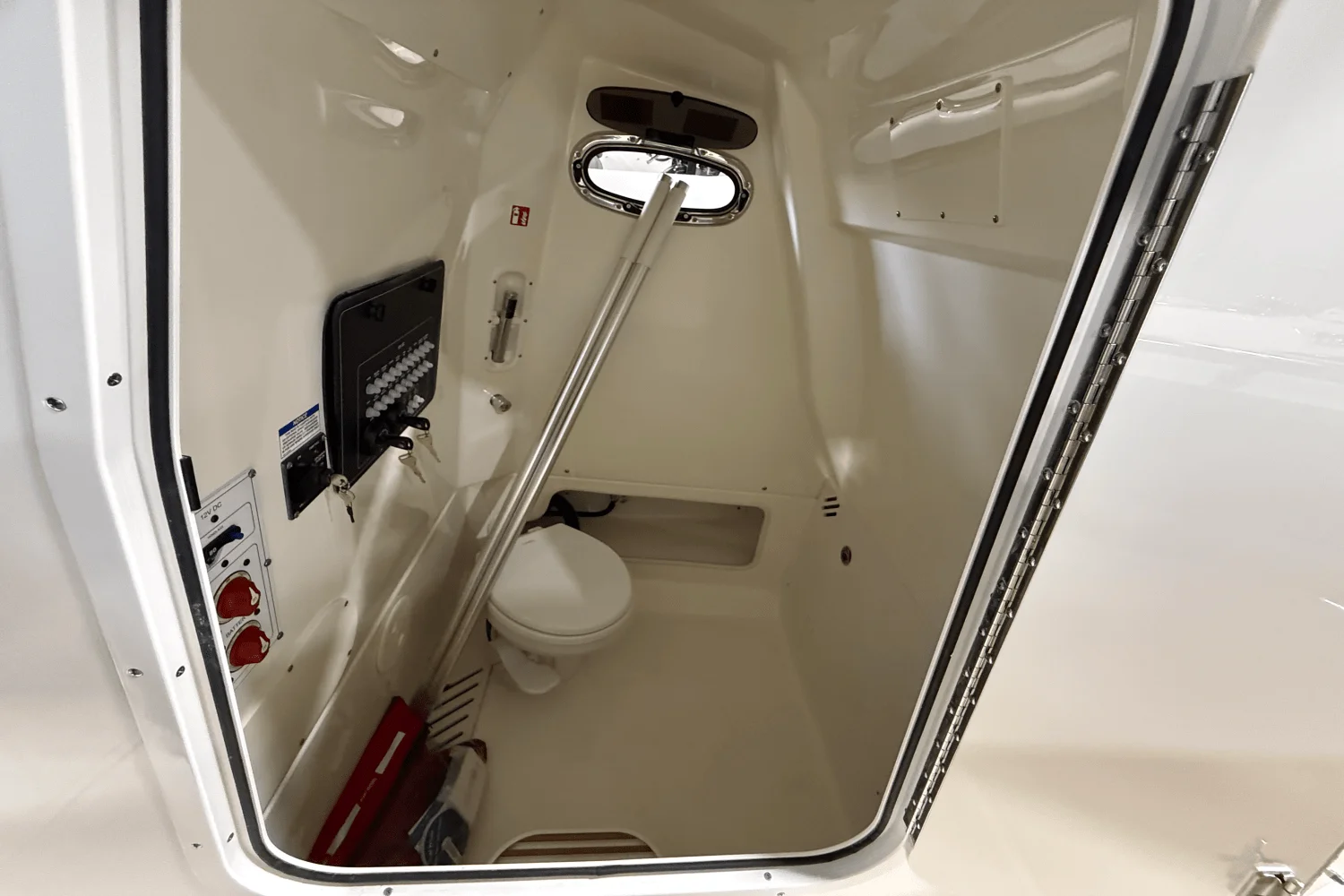 2026 Boston Whaler 250 Outrage Image Thumbnail #8