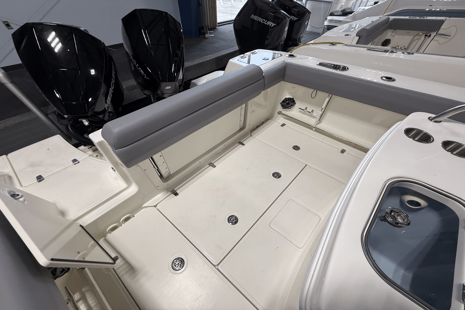 2026 Boston Whaler 250 Outrage Image Thumbnail #4