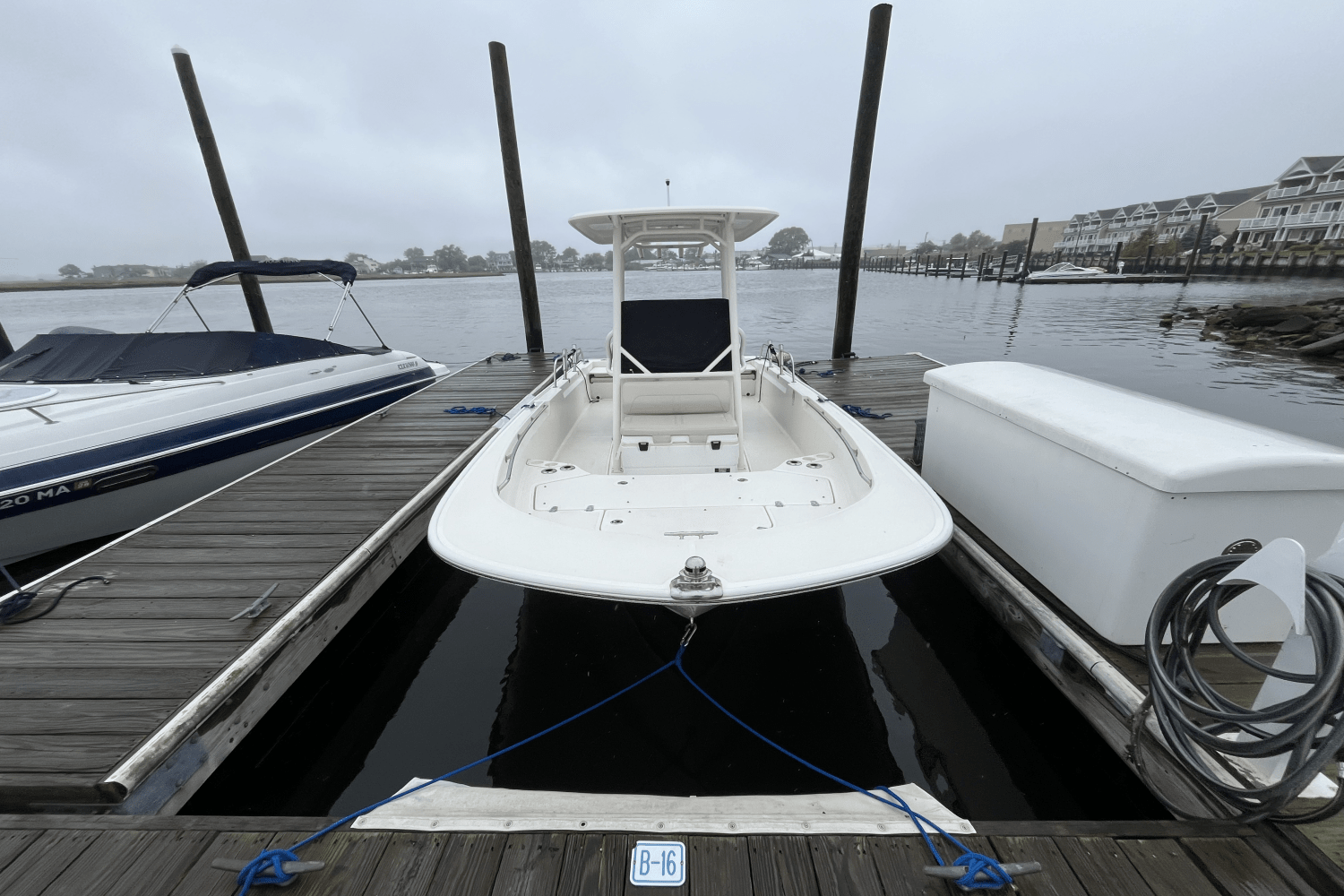 2023 Boston Whaler 210 MONTAUK Image Thumbnail #1