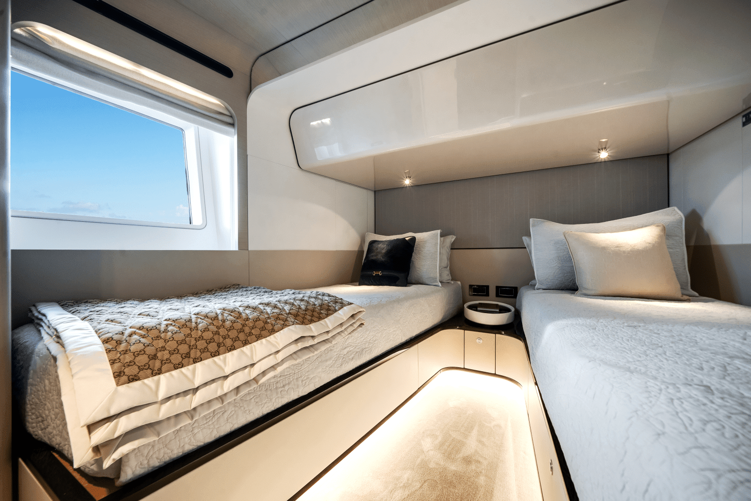 2024 Azimut 27 METRI Image Thumbnail #56
