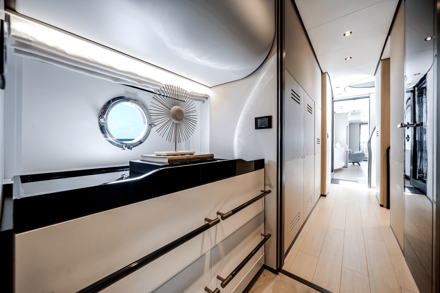 2024 Azimut 27 METRI Image Thumbnail #41