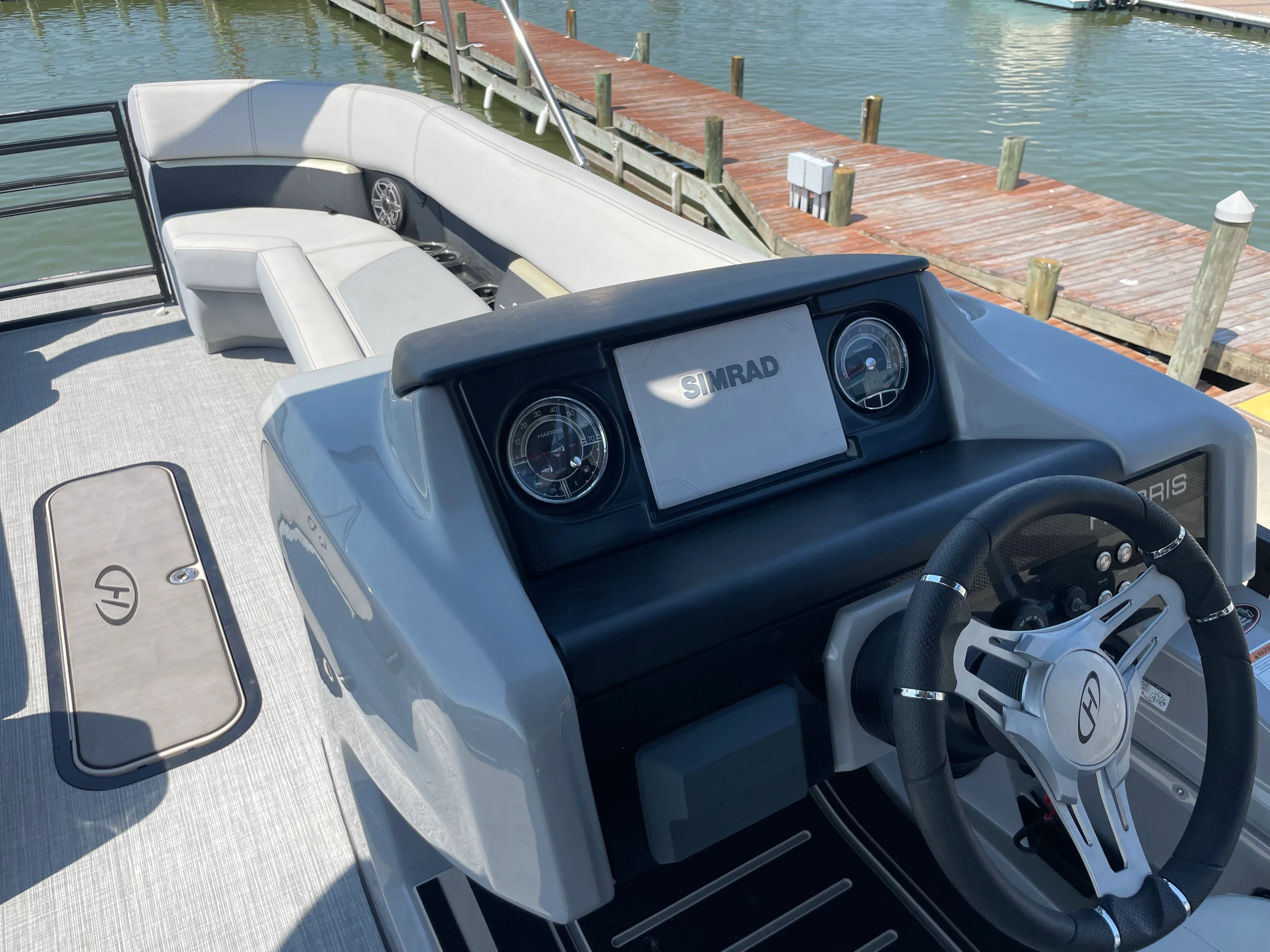 2023 Harris 250 SOLSTICE Image Thumbnail #12