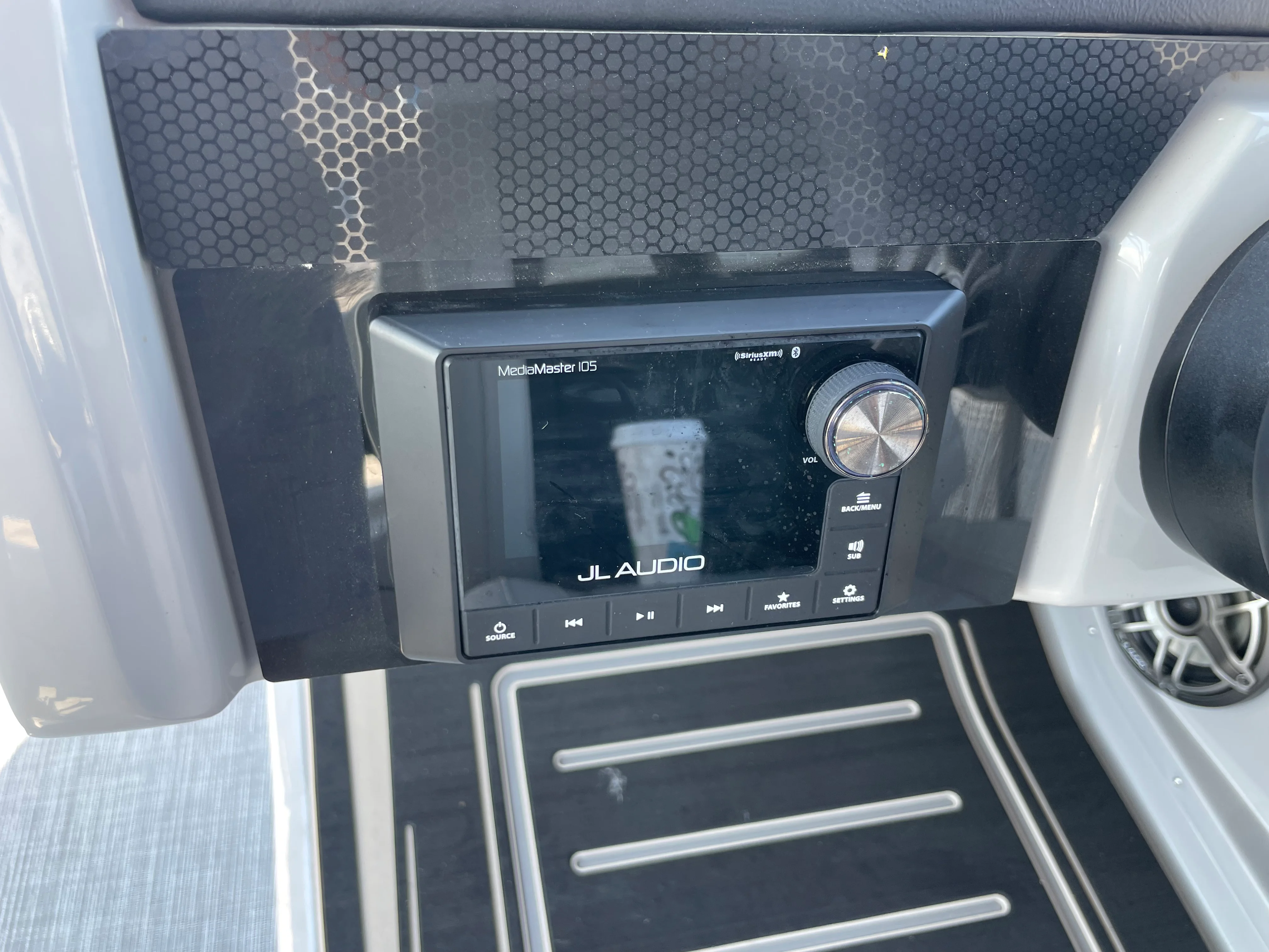 2023 Harris 250 SOLSTICE Image Thumbnail #17