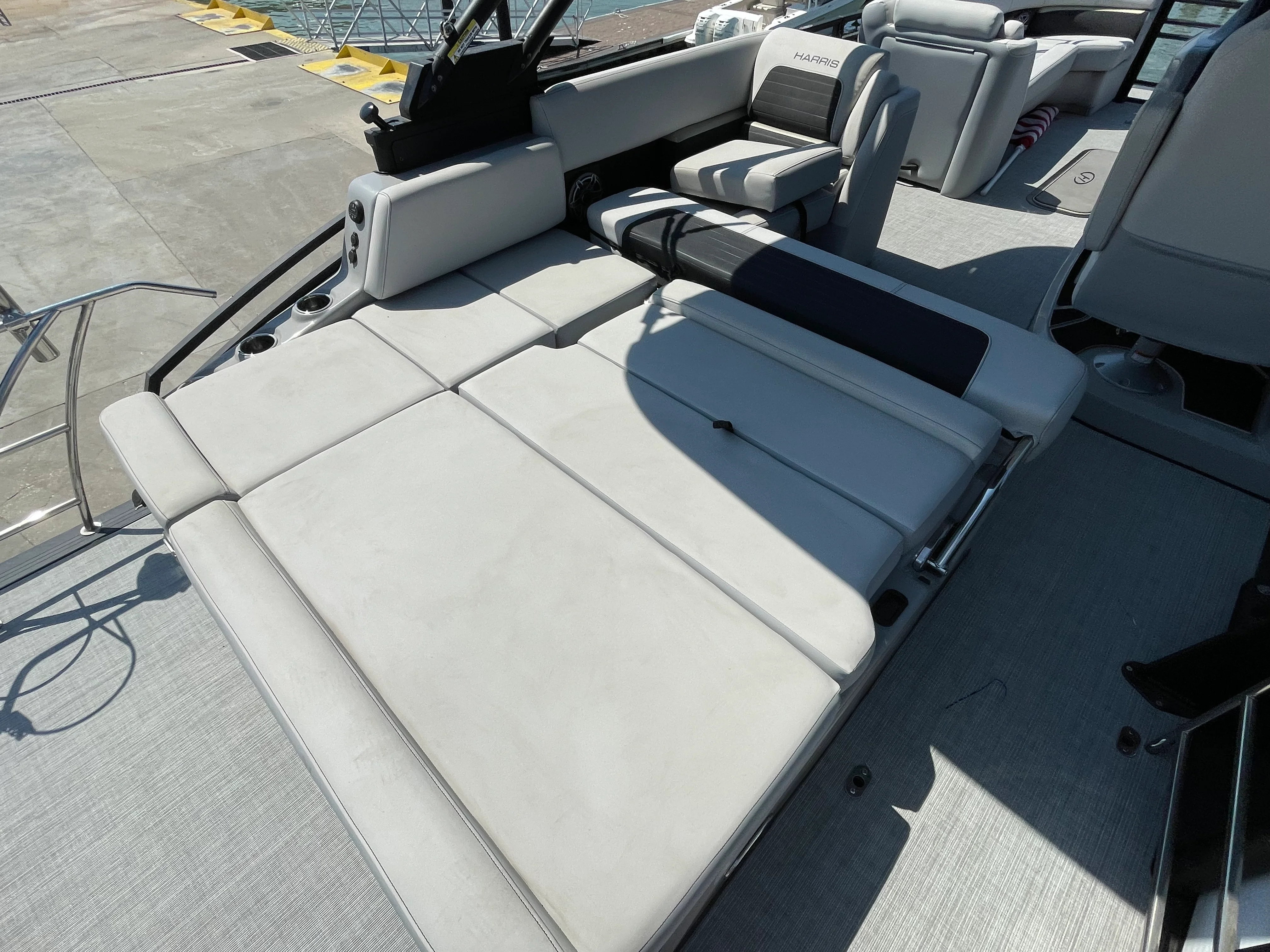 2023 Harris 250 SOLSTICE Image Thumbnail #6