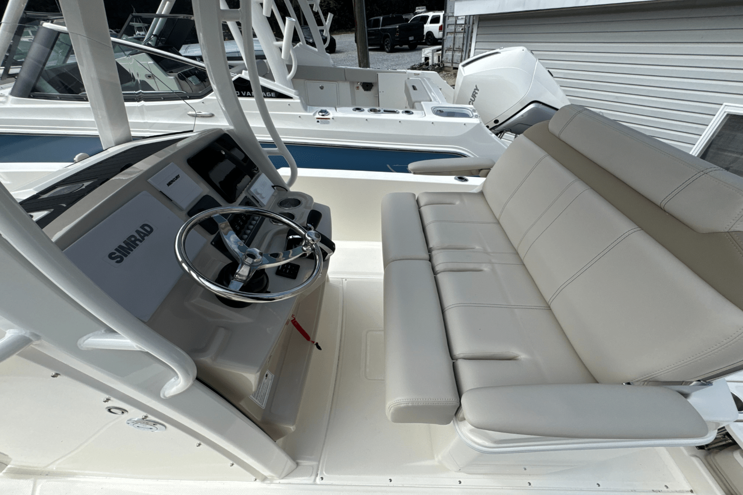 2026 Boston Whaler 250 Dauntless Image Thumbnail #18