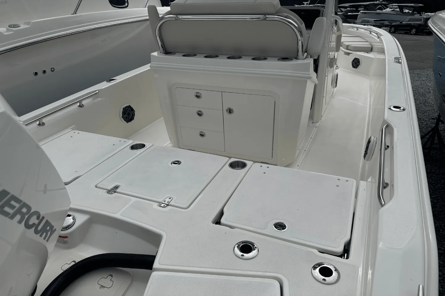 2026 Boston Whaler 250 Dauntless Image Thumbnail #8
