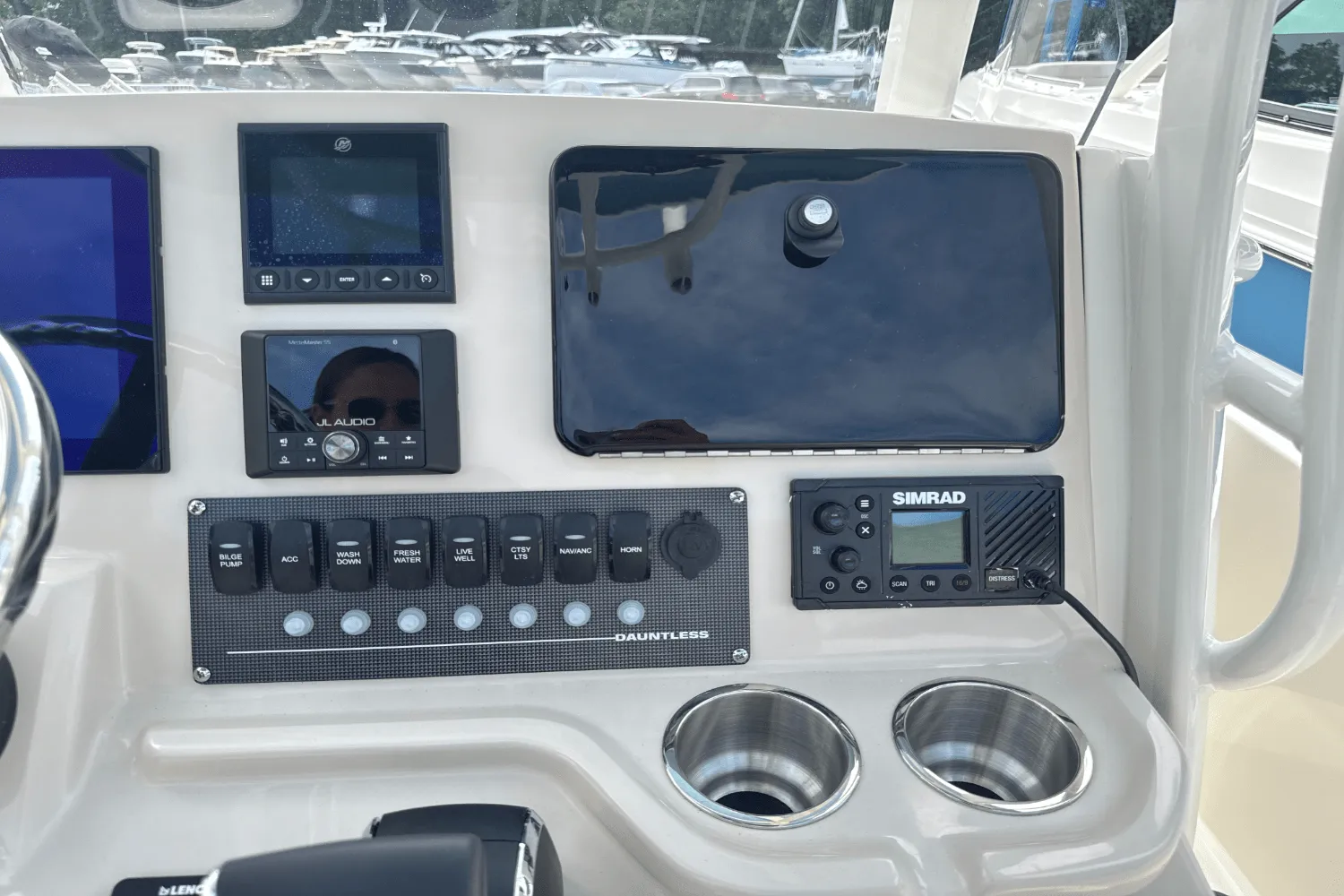 2026 Boston Whaler 250 Dauntless Image Thumbnail #22