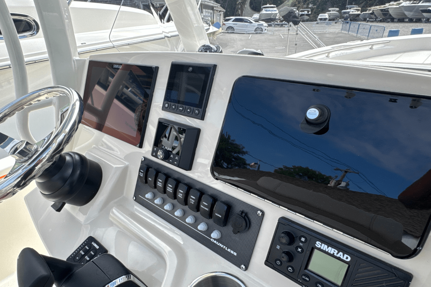 2026 Boston Whaler 250 Dauntless Image Thumbnail #23
