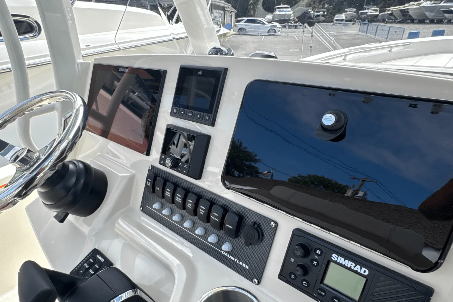 2026 Boston Whaler 250 Dauntless Image Thumbnail #23