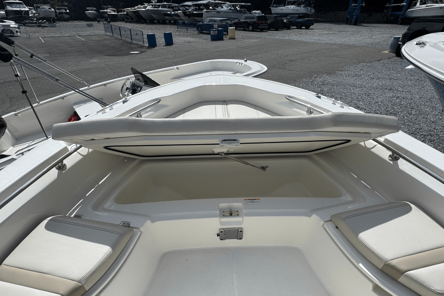 2026 Boston Whaler 250 Dauntless Image Thumbnail #32