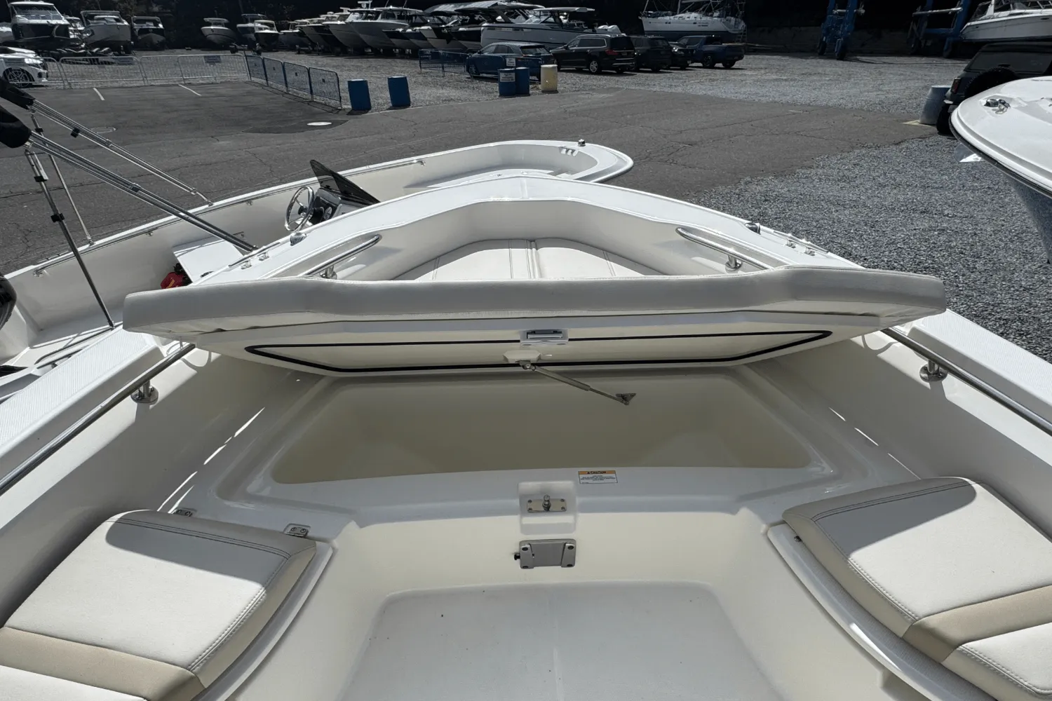 2026 Boston Whaler 250 Dauntless Image Thumbnail #32