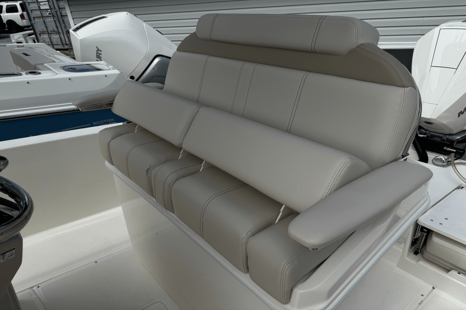 2026 Boston Whaler 250 Dauntless Image Thumbnail #17