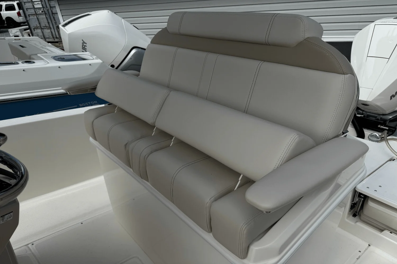 2026 Boston Whaler 250 Dauntless Image Thumbnail #17