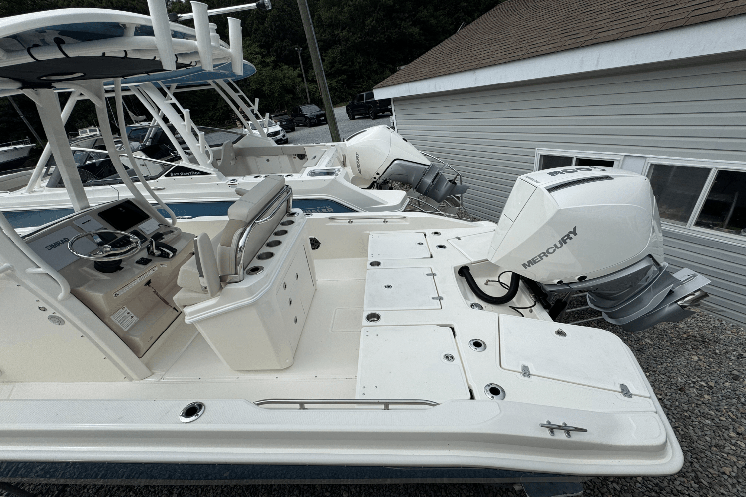 2026 Boston Whaler 250 Dauntless Image Thumbnail #4