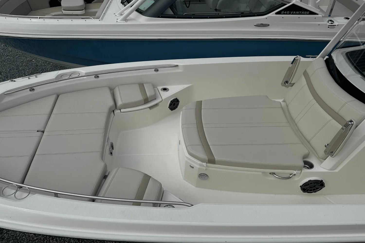 2026 Boston Whaler 250 Dauntless Image Thumbnail #28