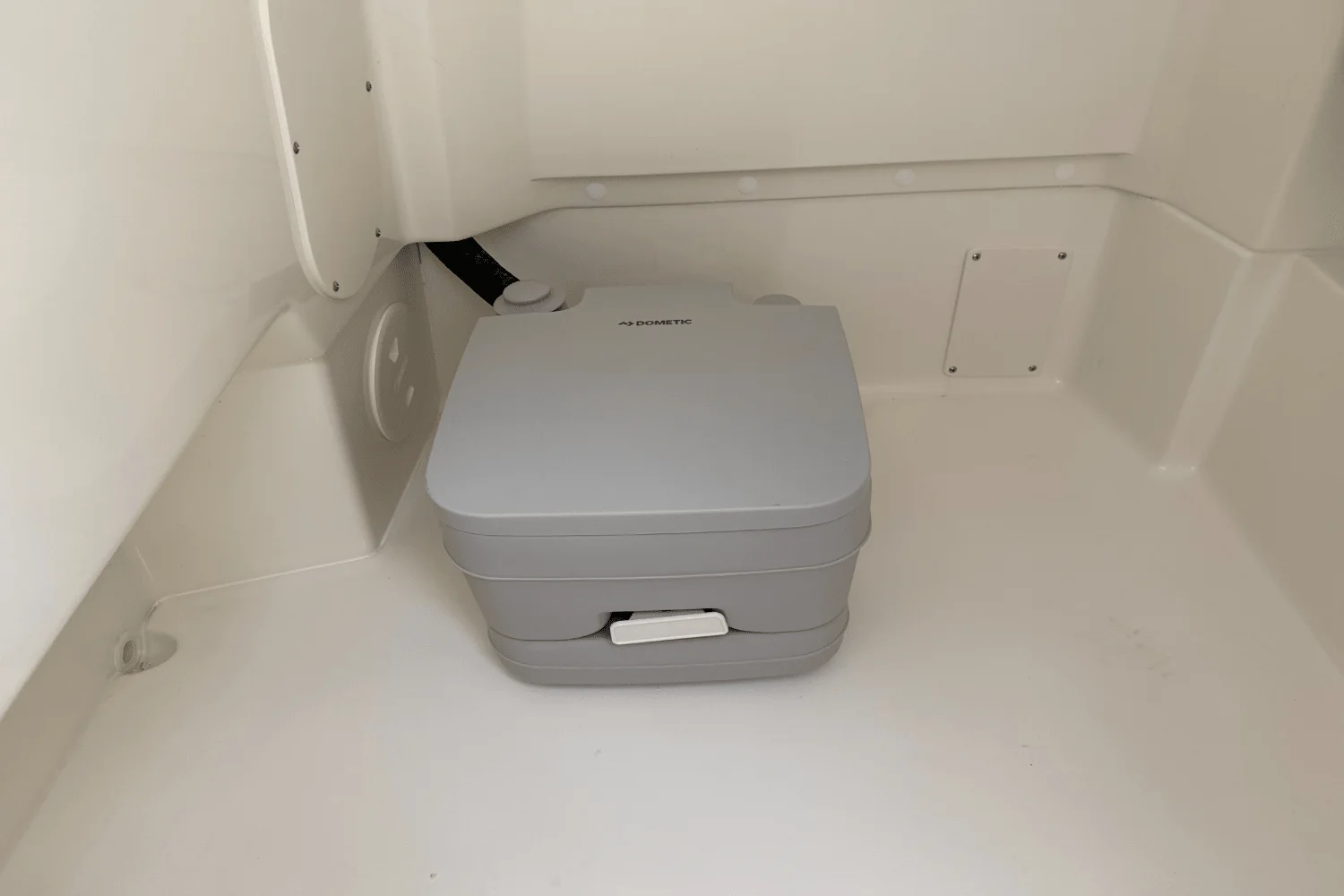 2026 Boston Whaler 250 Dauntless Image Thumbnail #25