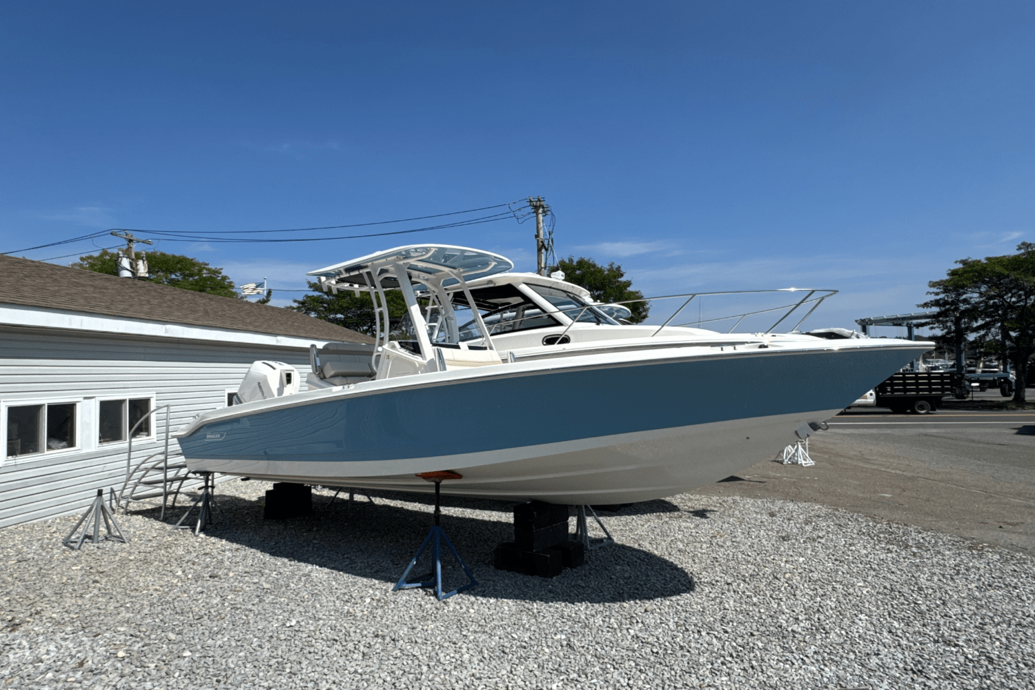 2026 Boston Whaler 250 Dauntless Image Thumbnail #2