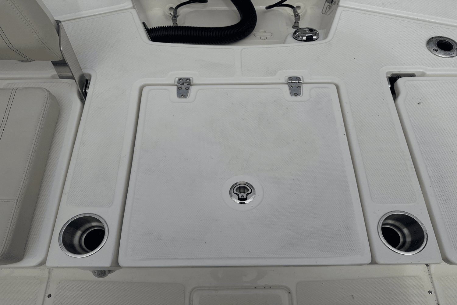 2026 Boston Whaler 250 Dauntless Image Thumbnail #11