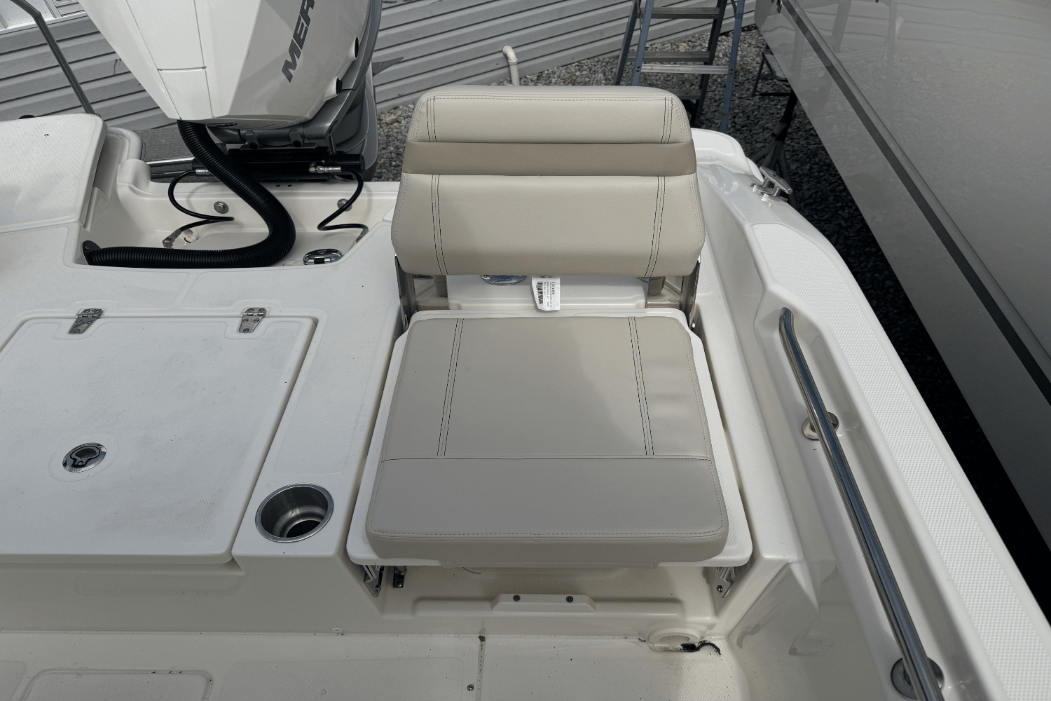 2026 Boston Whaler 250 Dauntless Image Thumbnail #13