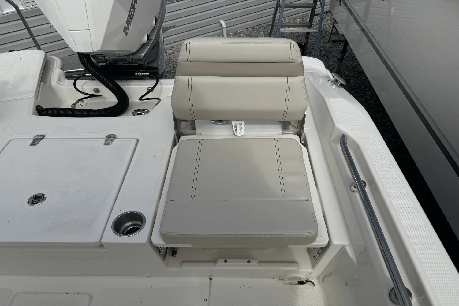 2026 Boston Whaler 250 Dauntless Image Thumbnail #13