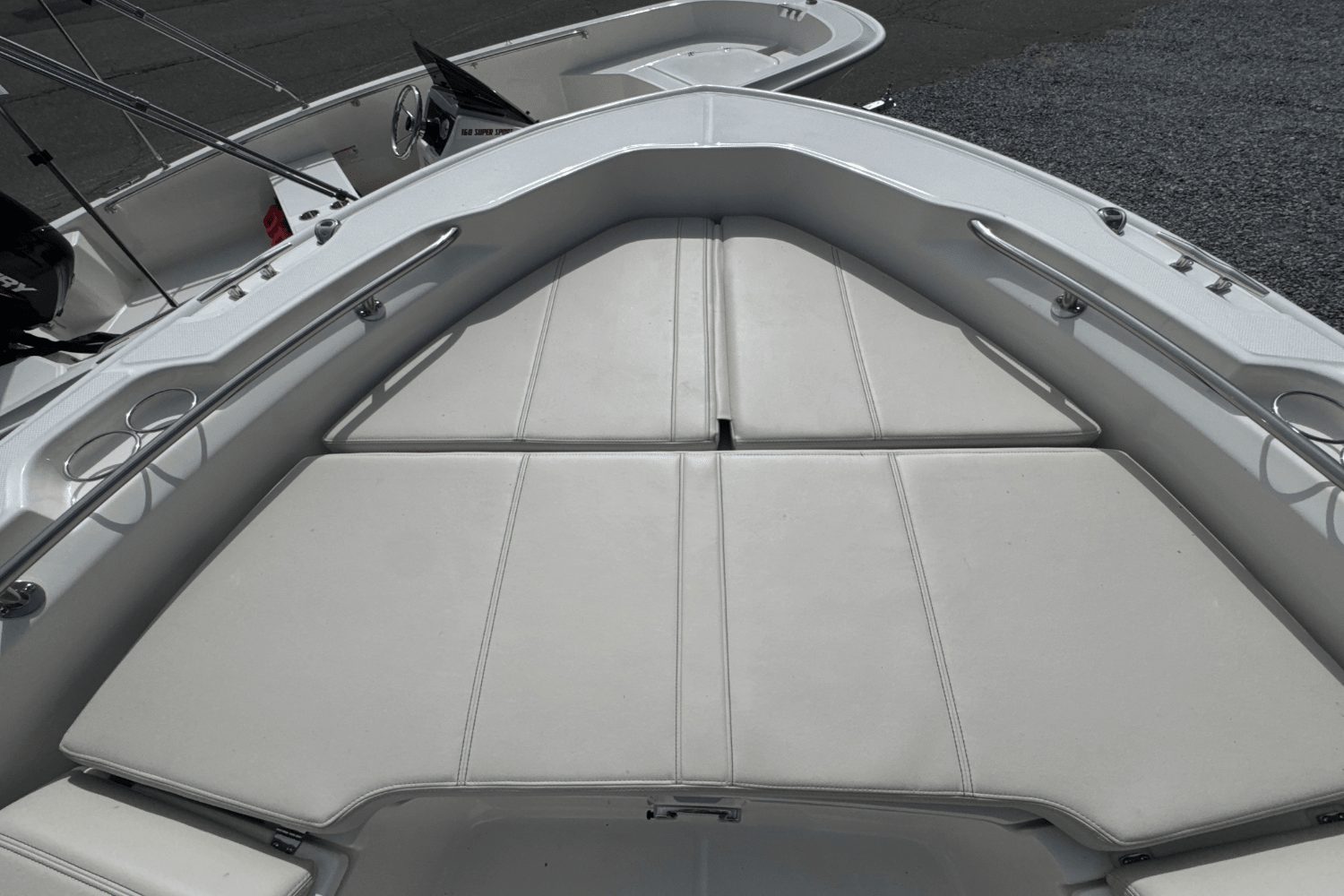 2026 Boston Whaler 250 Dauntless Image Thumbnail #35