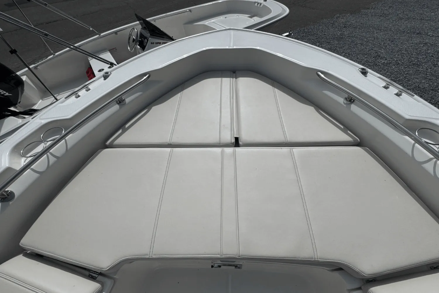 2026 Boston Whaler 250 Dauntless Image Thumbnail #35