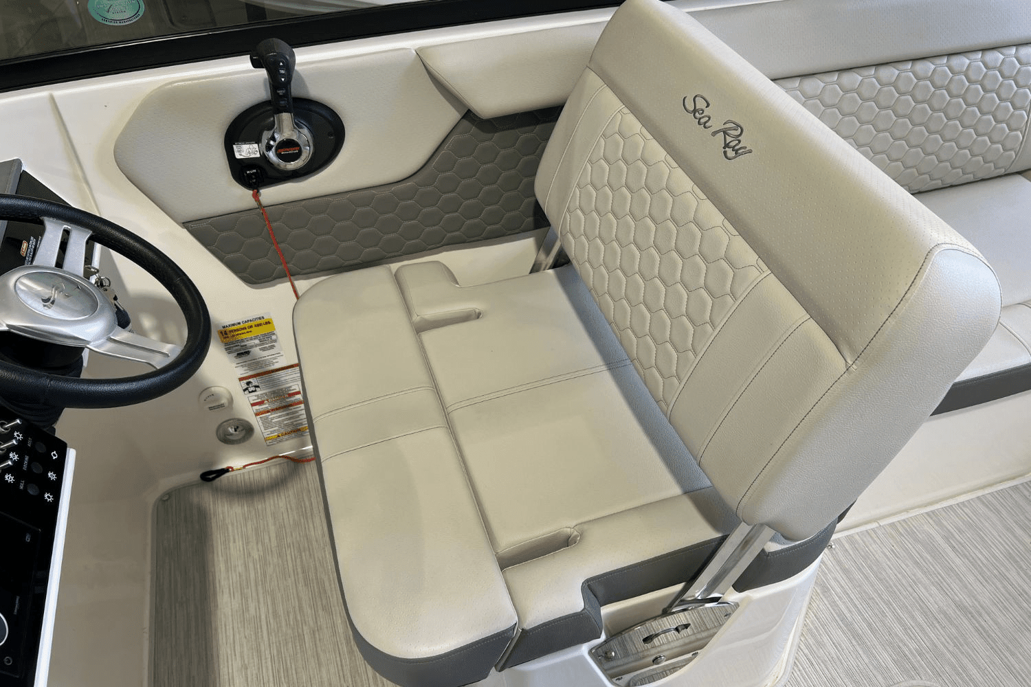 2021 Sea Ray SDX 250 Image Thumbnail #13