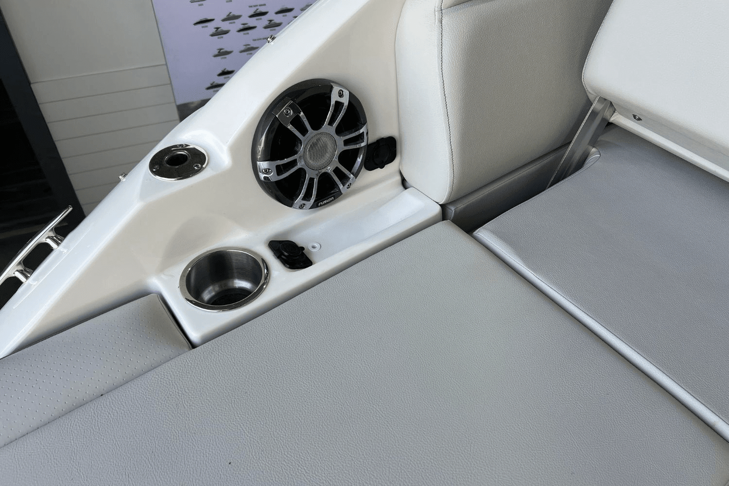 2021 Sea Ray SDX 250 Image Thumbnail #3