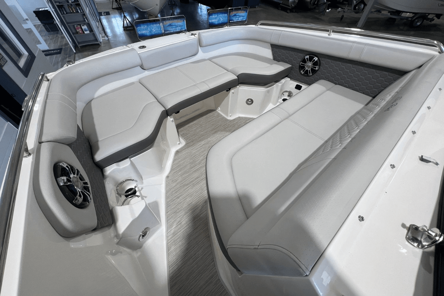 2021 Sea Ray SDX 250 Image Thumbnail #21