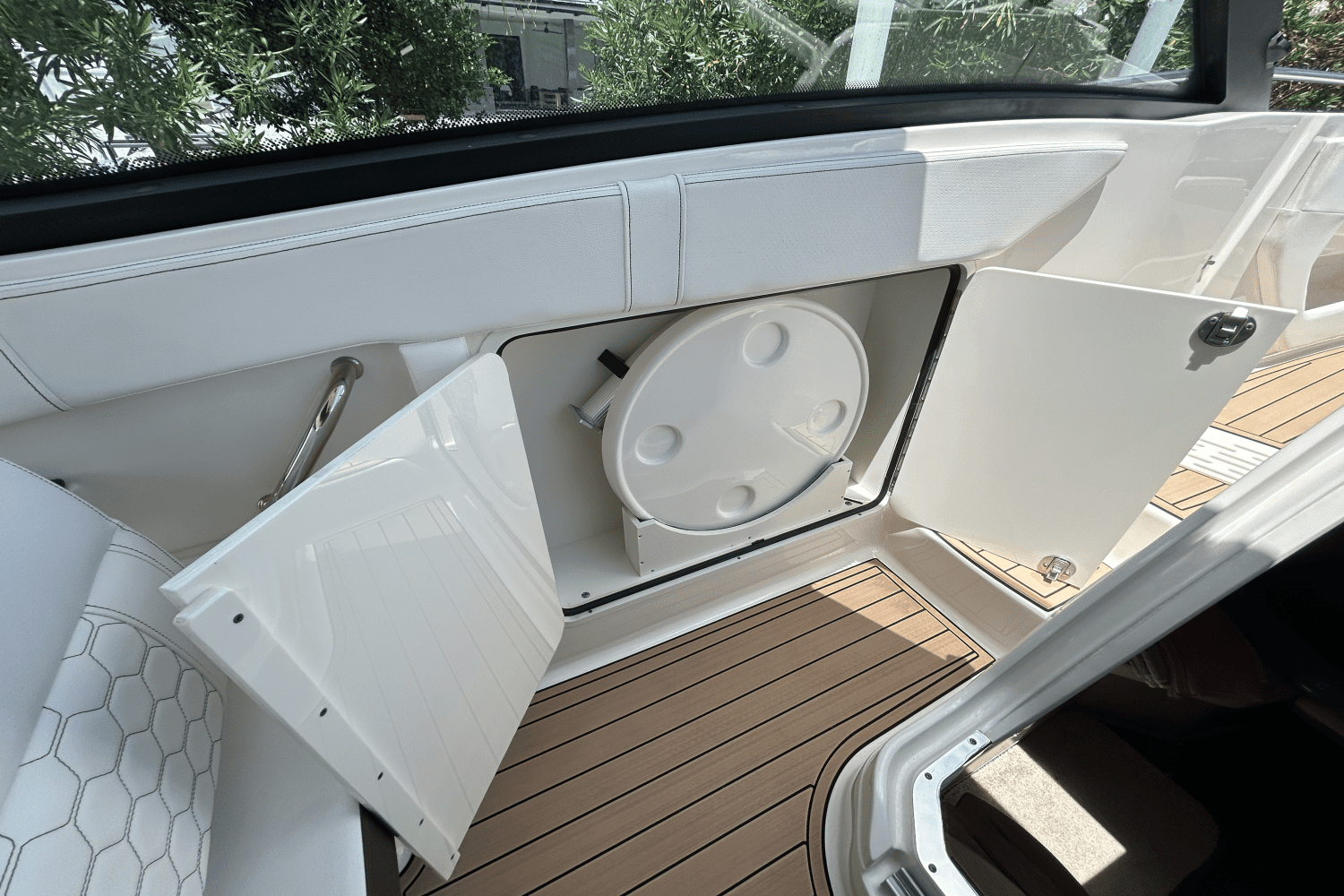 2020 Sea Ray 320 SUNDANCER IO Image Thumbnail #35