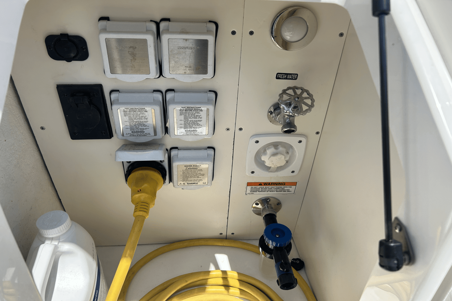 2020 Sea Ray 320 SUNDANCER IO Image Thumbnail #20
