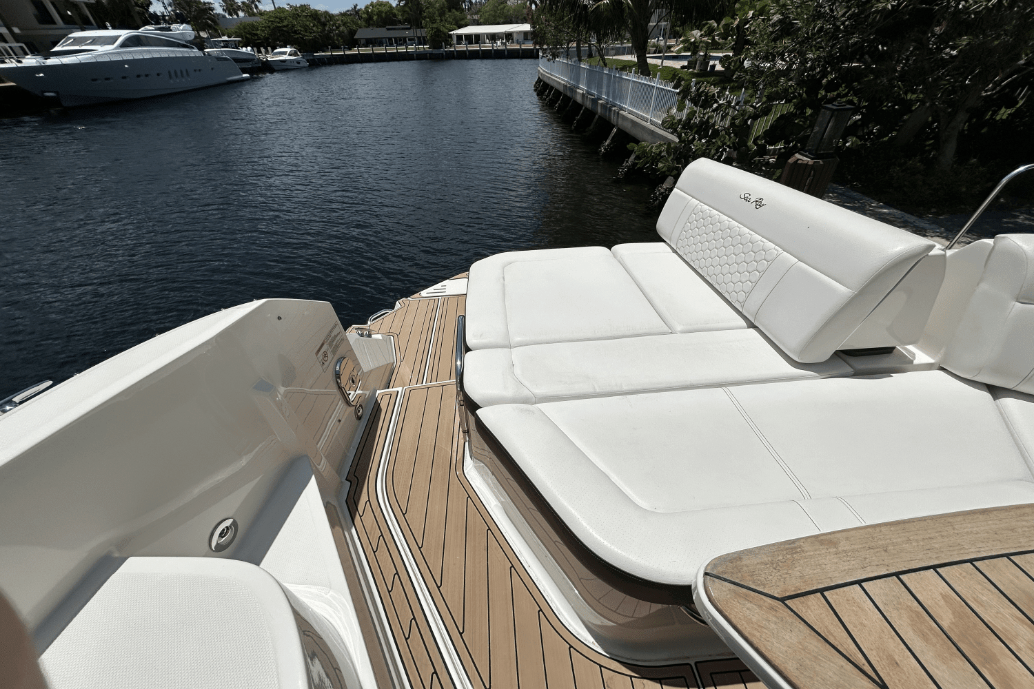 2020 Sea Ray 320 SUNDANCER IO Image Thumbnail #21