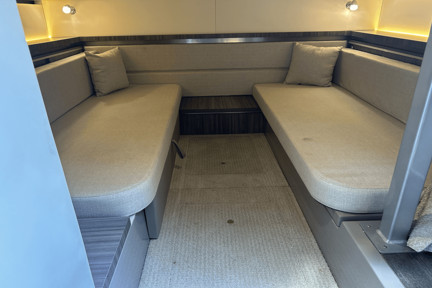 2020 Sea Ray 320 SUNDANCER IO Image Thumbnail #65