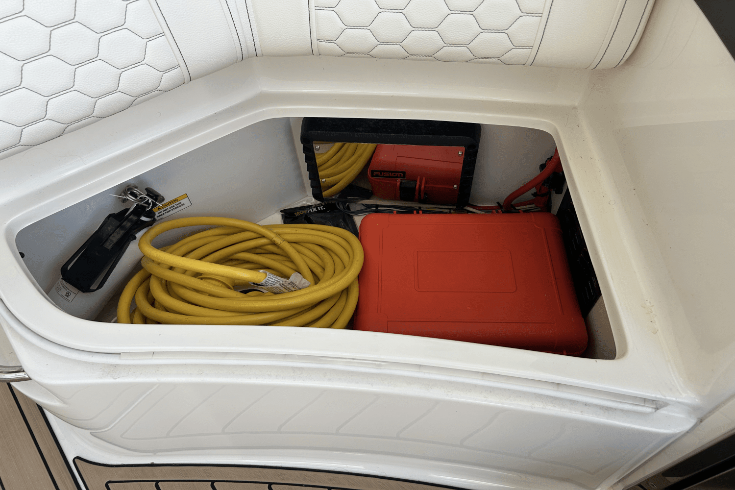 2020 Sea Ray 320 SUNDANCER IO Image Thumbnail #31