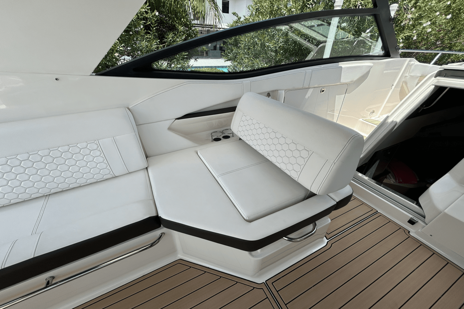 2020 Sea Ray 320 SUNDANCER IO Image Thumbnail #30