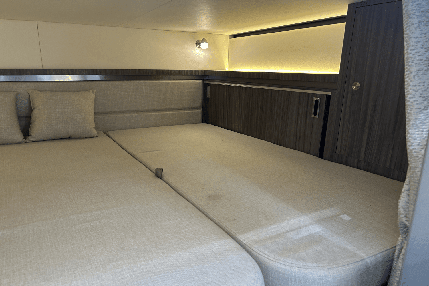 2020 Sea Ray 320 SUNDANCER IO Image Thumbnail #68
