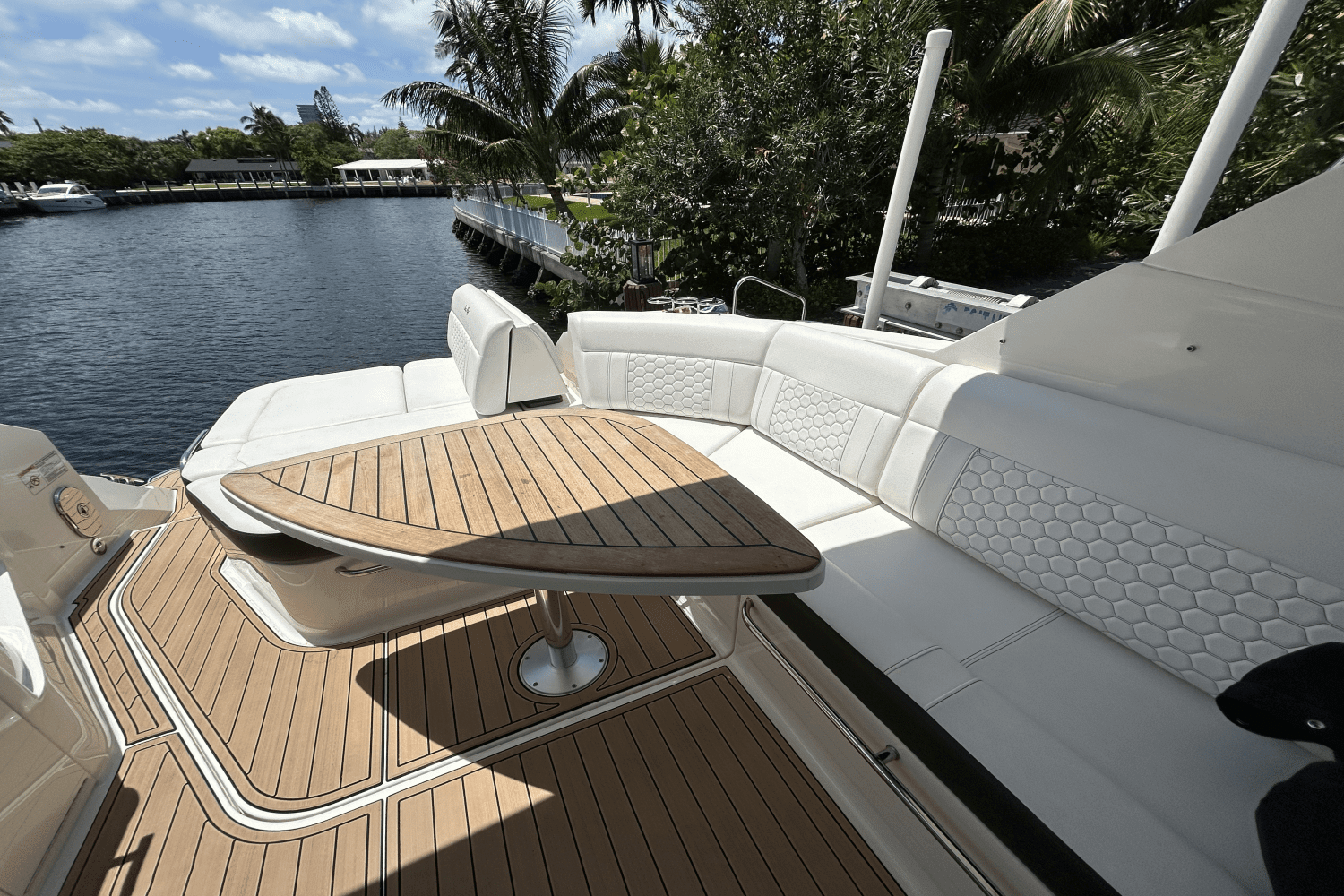 2020 Sea Ray 320 SUNDANCER IO Image Thumbnail #28