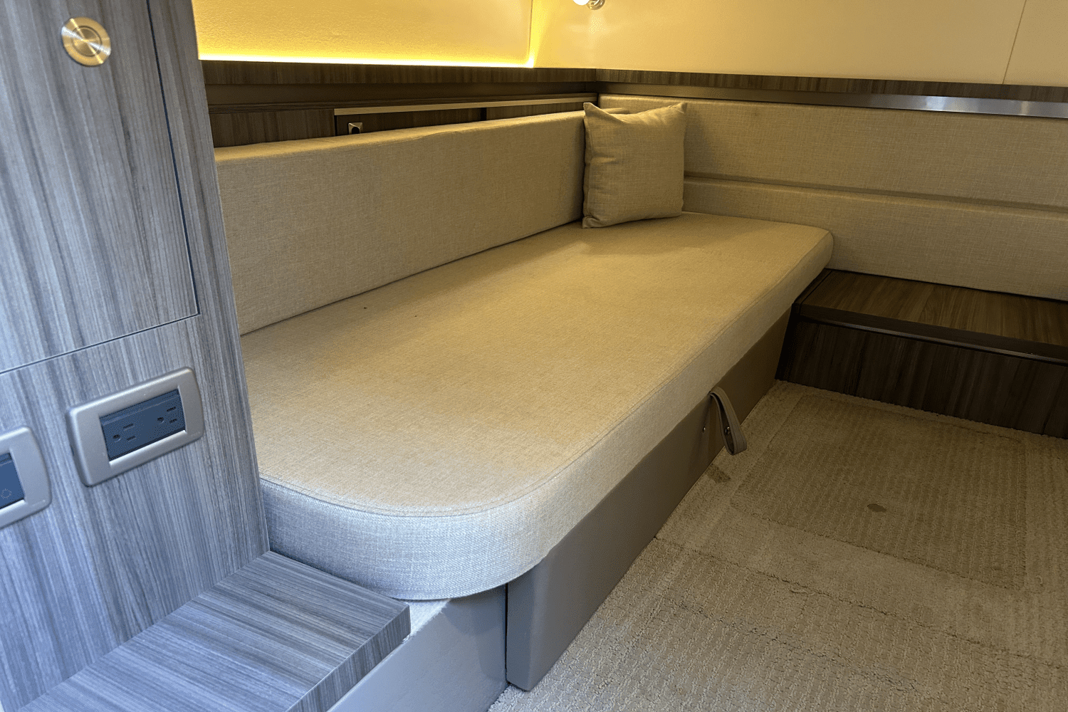 2020 Sea Ray 320 SUNDANCER IO Image Thumbnail #66