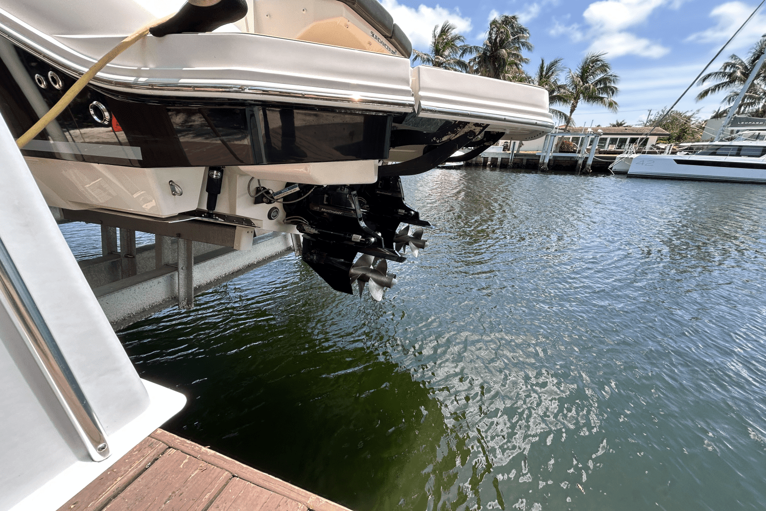 2020 Sea Ray 320 SUNDANCER IO Image Thumbnail #2