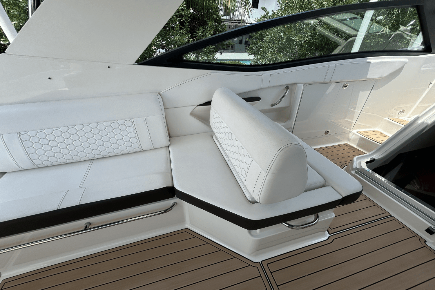 2020 Sea Ray 320 SUNDANCER IO Image Thumbnail #29