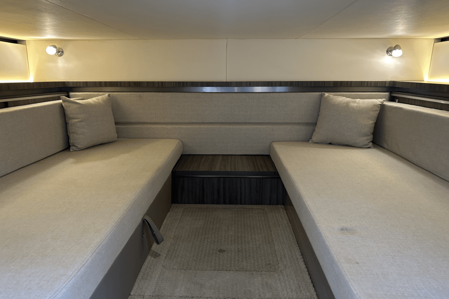 2020 Sea Ray 320 SUNDANCER IO Image Thumbnail #64
