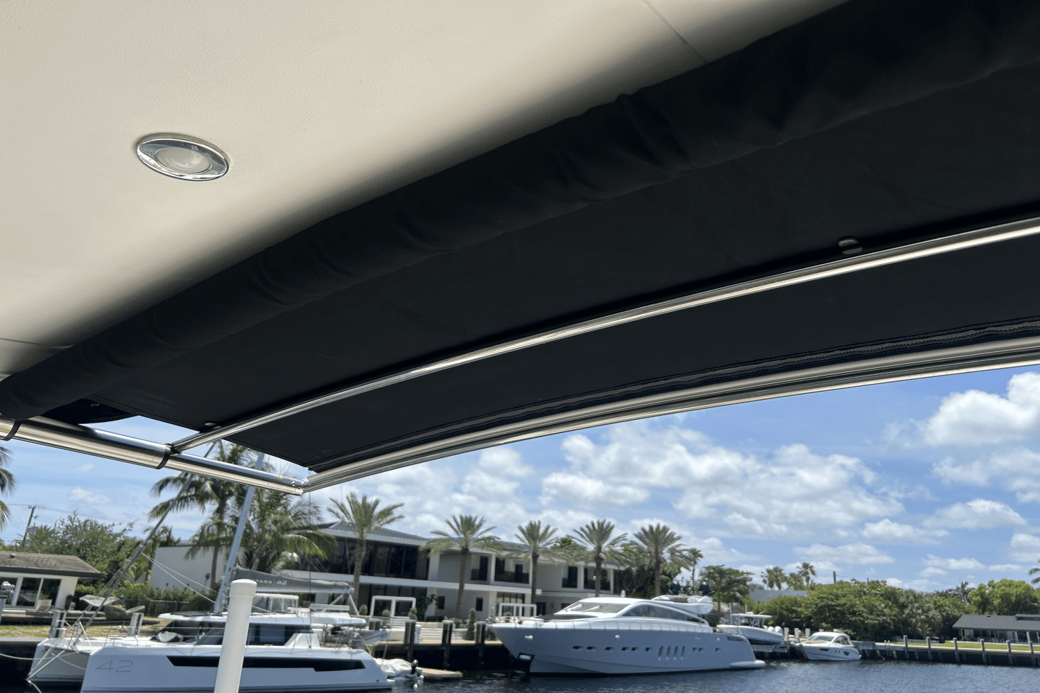 2020 Sea Ray 320 SUNDANCER IO Image Thumbnail #33